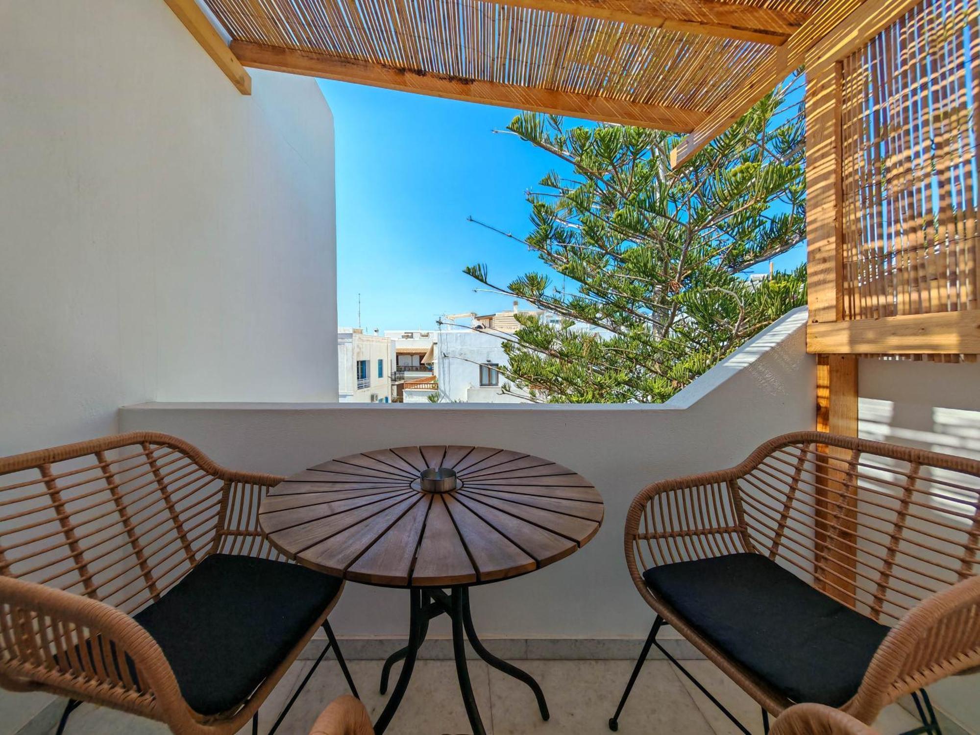 Naxos City Paraga Suites מראה חיצוני תמונה